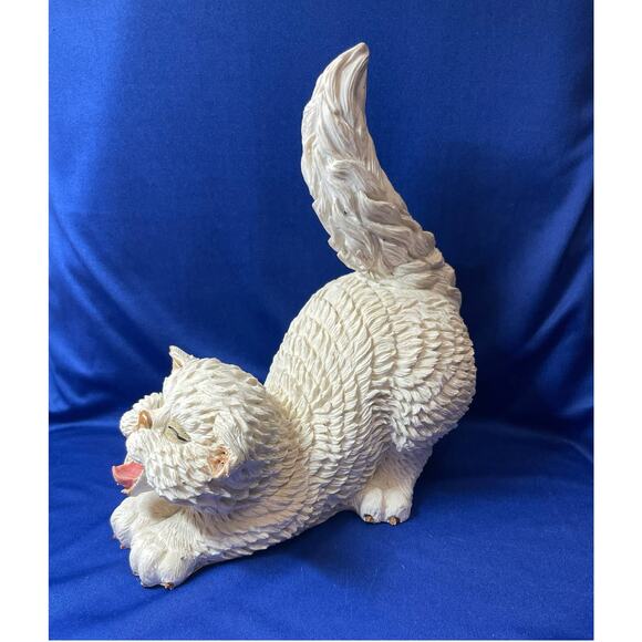 Funny Large Stretching Yawning White Cat Figurine - Picture 3 of 9
